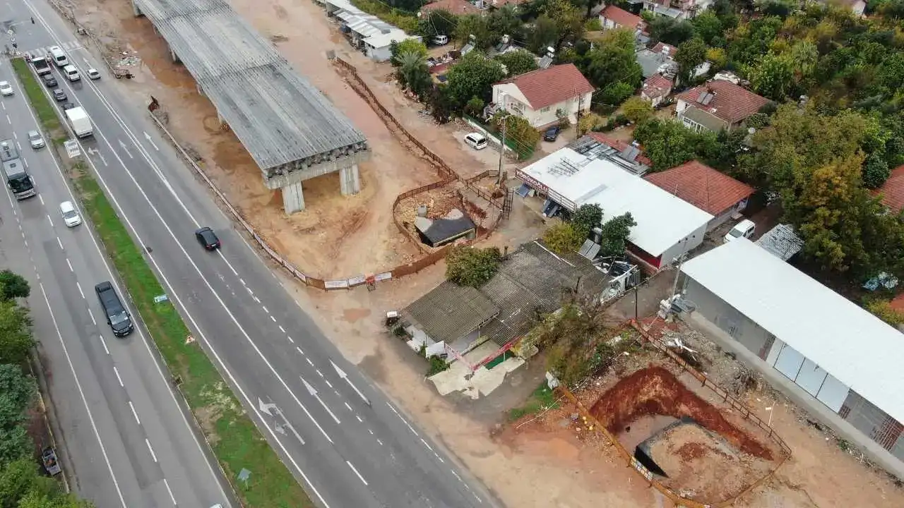 Antalya Trafiğini Rahatlatacak Kavşak Projesine Pideci Engeli! 3